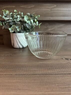 Pyrex Clear Glass Bowl: 3 Cup